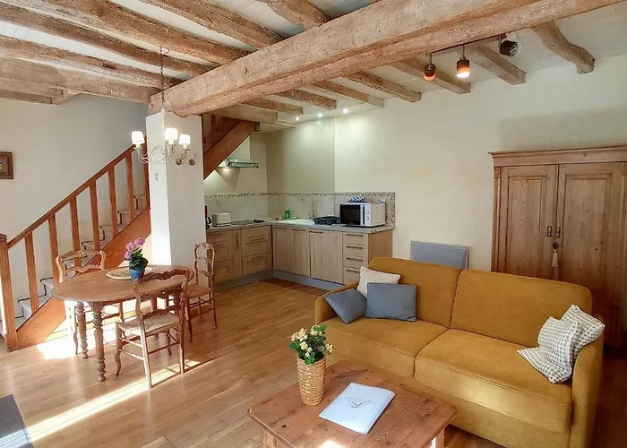 Charles De Castres Hébergement de vacances